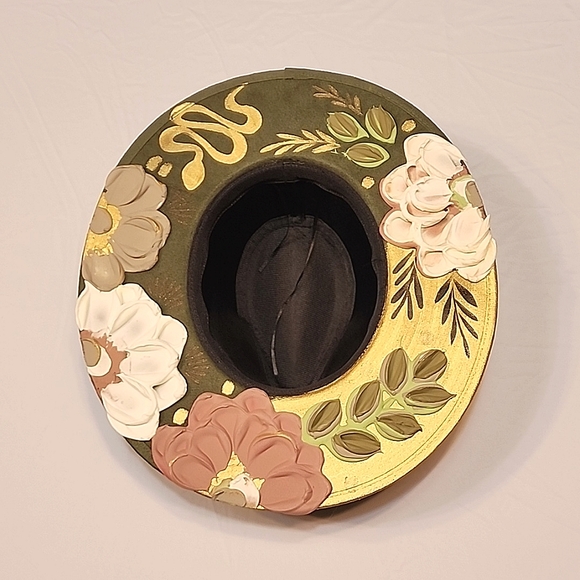 Beyond the Canvas by Yaya Accessories - Beyond the canvas by Yaya wide brimmed wearable art